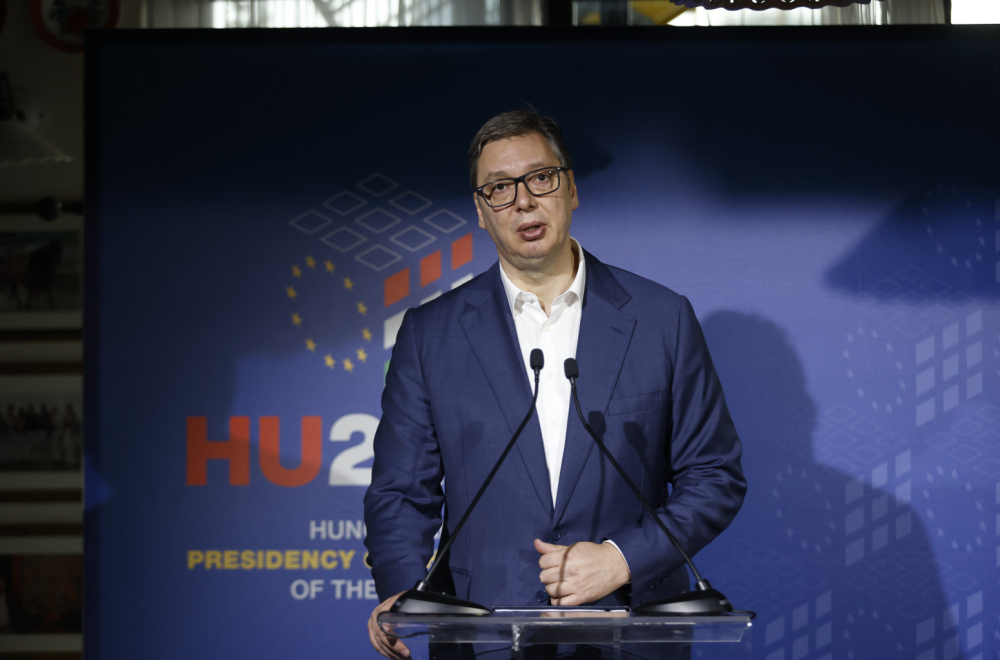 Vučić: "The next six months are crucial for us. It is important that Serbia remains peaceful and stable" PHOTO