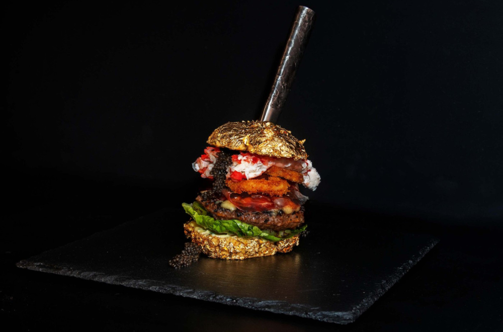 Da li biste probali burger od 5.000 evra? Najskuplji je na svetu i stvarno je od "suvog zlata" VIDEO