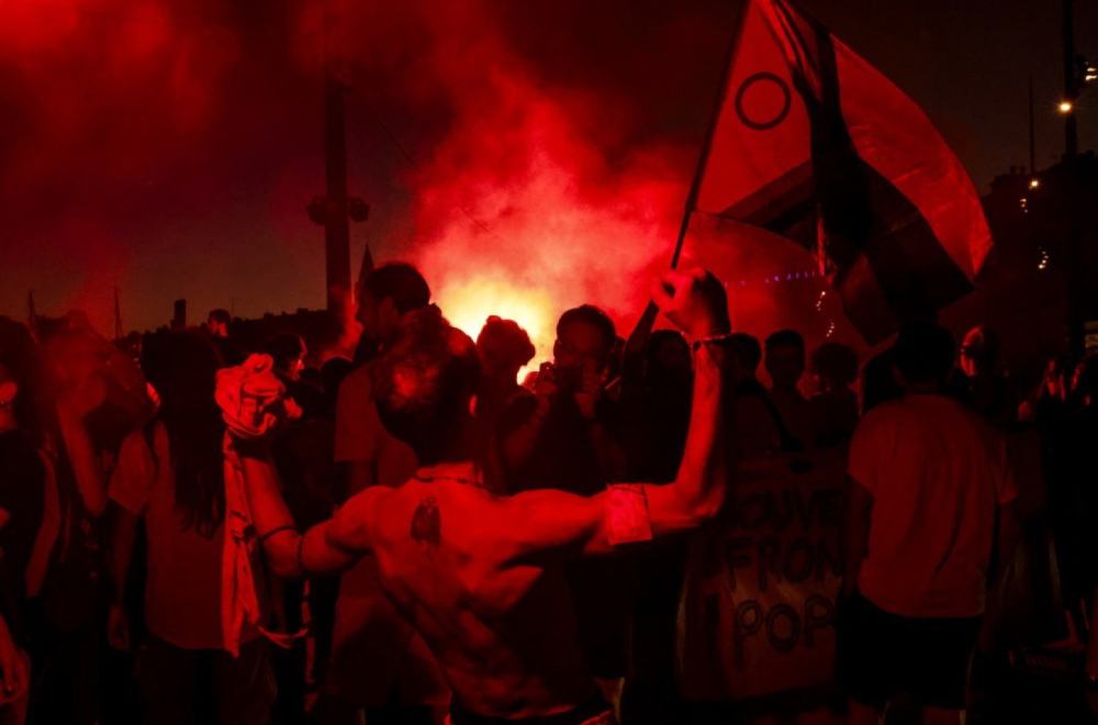 Održani izbori u Francuskoj: Neredi i slavlje širom zemlje; Premijer najavio ostavku FOTO/VIDEO