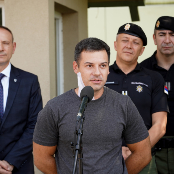 Ranjeni žandarm izašao iz bolnice: "Srbija treba da bude ponosna. Ima tu još mnogo momaka koji vredno rade"