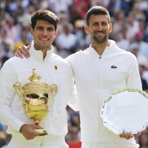 Alkaraz smashed Djokovic in the final, defending the title; "Gone with the Wind"