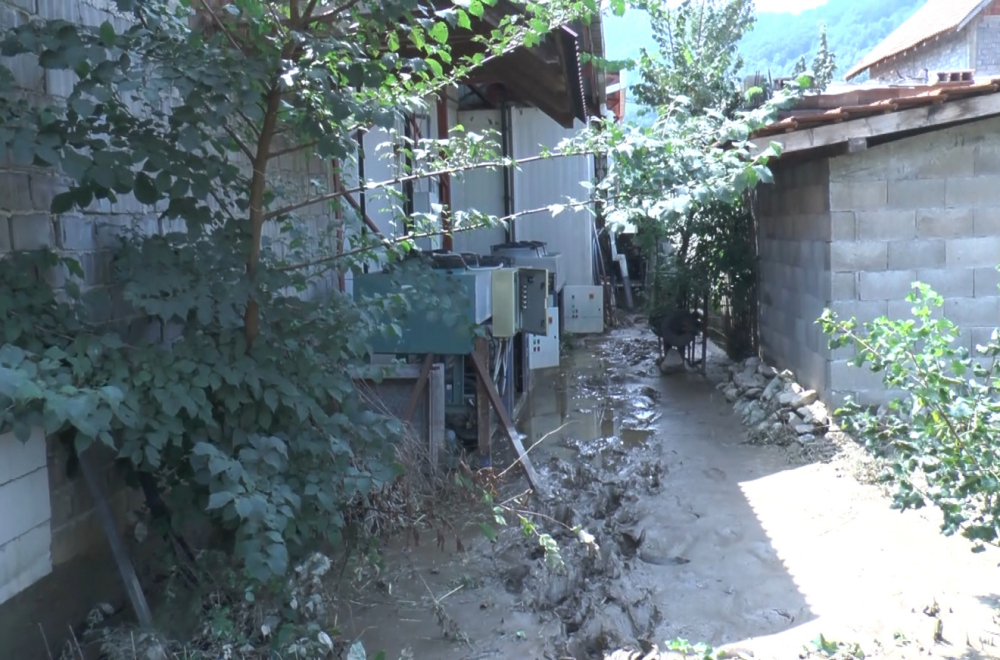 Proglašena vanredna situacija u 6 mesta u Srbiji: Ekipe izlaze na teren, počinje kontrola FOTO