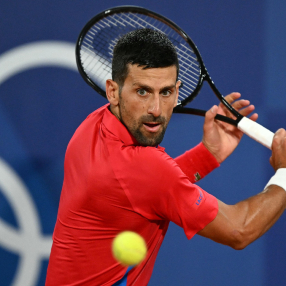 Umalo "bicikl": Furiozni Novak počistio Ebdena!