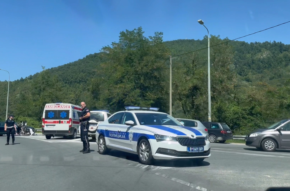 Sklonjeni automobili nakon udesa na Autokomandi; Gužve širom Beograda  FOTO