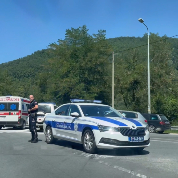 Sklonjeni automobili nakon udesa na Autokomandi; Gužve širom Beograda  FOTO
