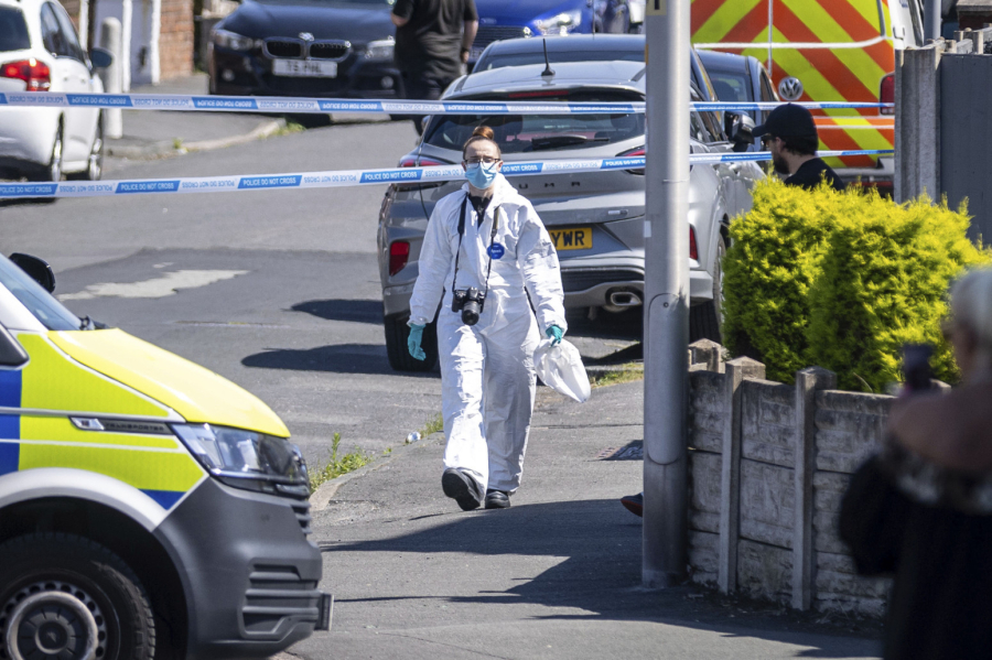 Knife attack in England; At least eight people were injured