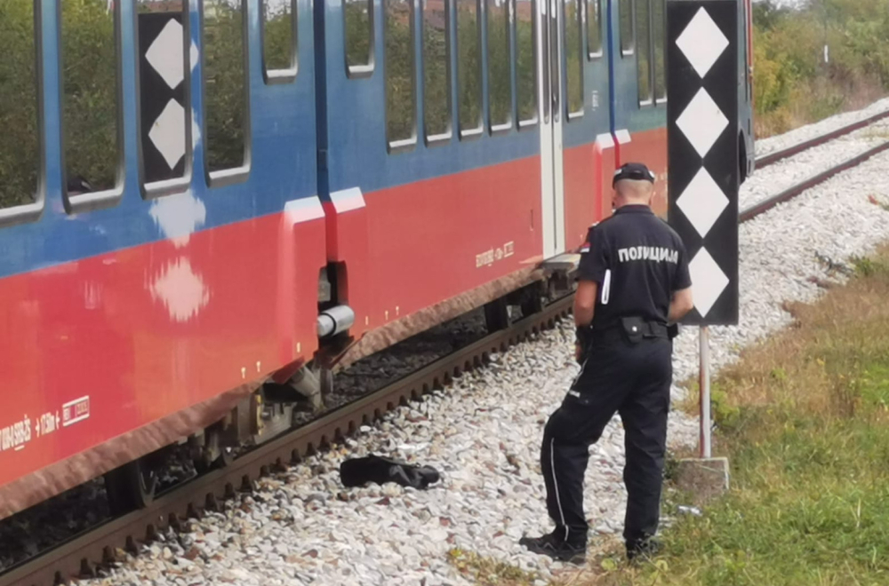Voz pregazio muškarca: Tragedija na pruzi između Batajnice i Zemun Polja FOTO