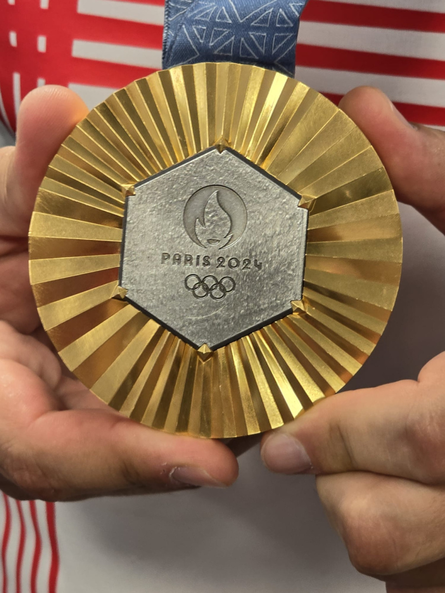 Ovako izgleda medalja koju su osvojili Mikec i Arunović FOTO