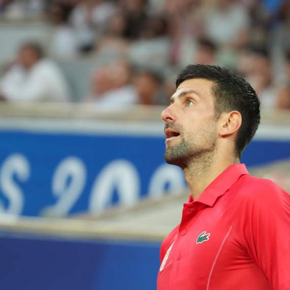 Haos kod Đokovićevog boksa – Novak pobesneo FOTO