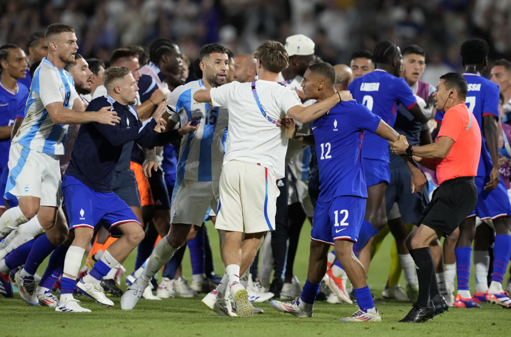 Haos u Bordou – masovna tuča fudbalera Argentine i Francuske VIDEO