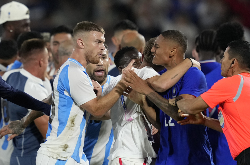 Haos u Bordou – masovna tuča fudbalera Argentine i Francuske VIDEO