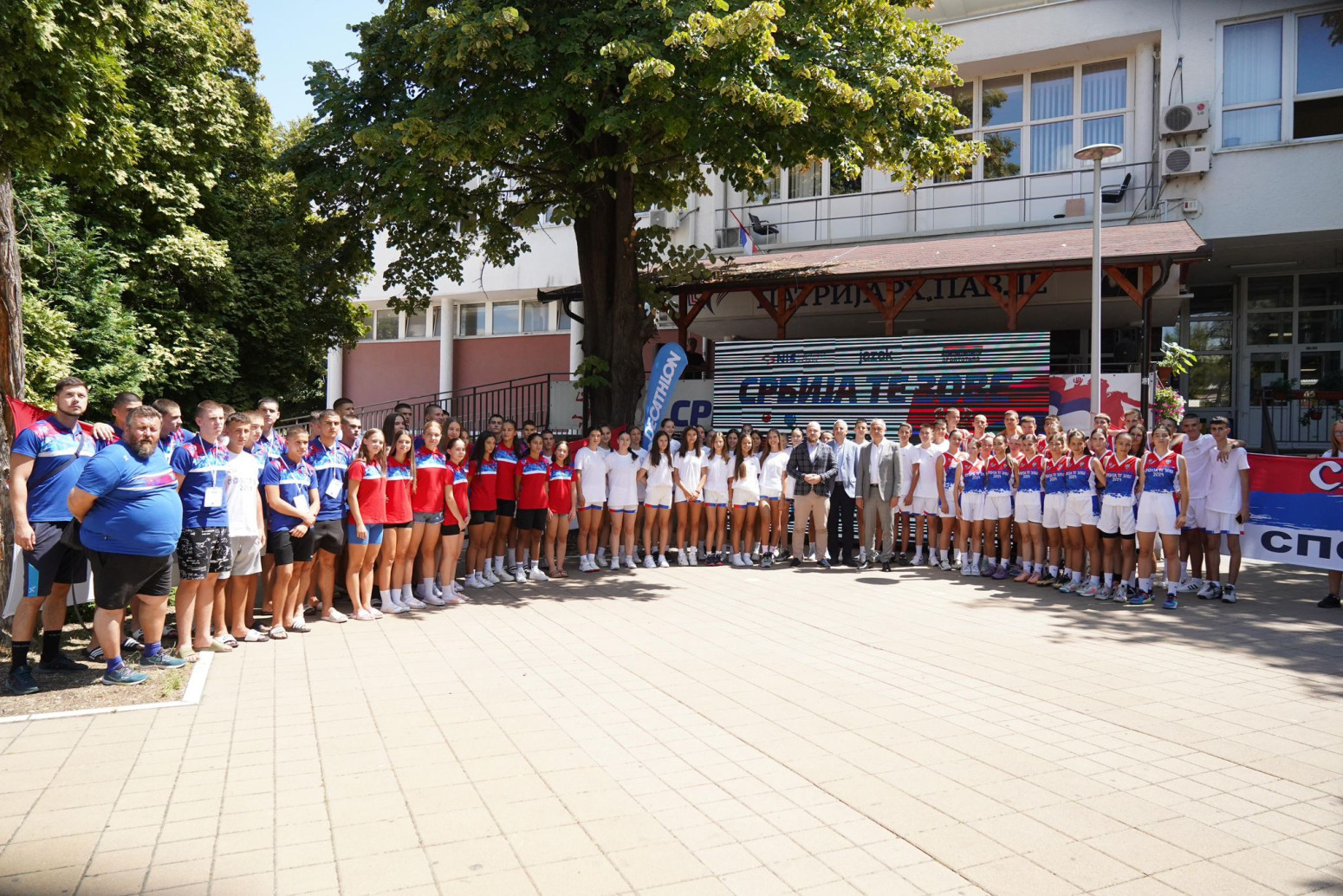 Ministar Zoran Gajić posetio sportski kamp Srbija te zove