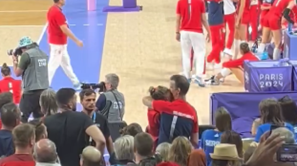 Plače Maja, plaču svi VIDEO