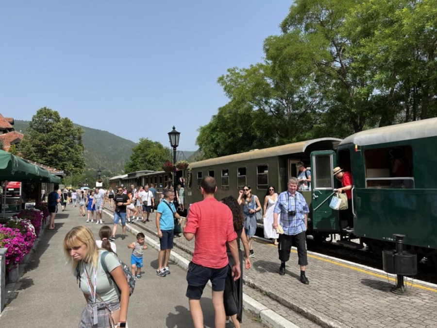 Čuli su se glasovi i priviđali duhovi, a onda je sve stalo: Turistička atrakcija u Srbiji krije tragediju FOTO