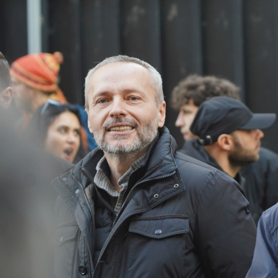 Sramno: Blokader Olenik traži upad vojske u NIS FOTO