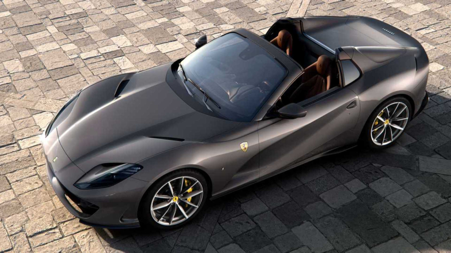 Ferrari ubija dva modela, trećem se drma stolica