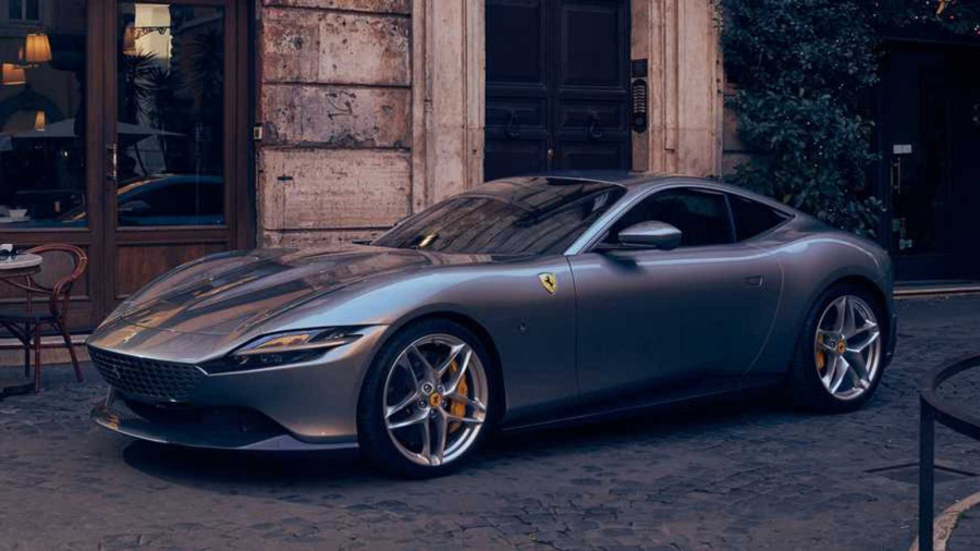 Ferrari ubija dva modela, trećem se drma stolica