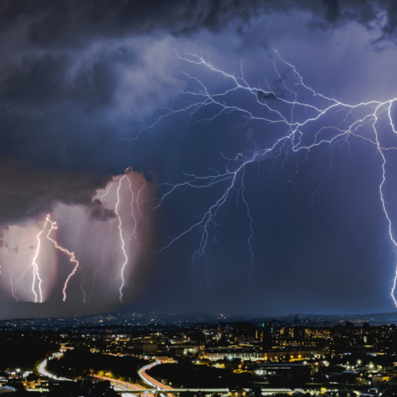 The storm caused chaos in Slovenia; Thousands of people were left without electricity VIDEO