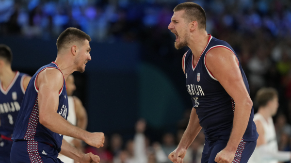 Peva Bogdan, peva Aleksa, al' peva i Jokić: "Sve za ljubav, sve za Partizan" VIDEO