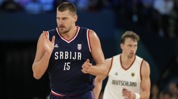Jedva je dočekao – Nikola Jokić već na konjičkim trkama VIDEO