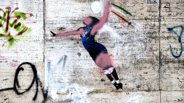 Olimpijska šampionka ponovo na meti rasista: Mural uništen, nije se ni osušio FOTO