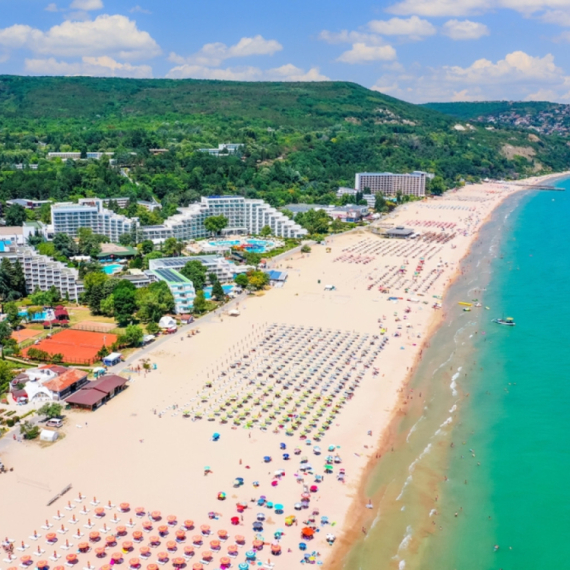 Srbi otkrili novu destinaciju za letovanje: Noćenje za dvoje 23 evra, a giros 4