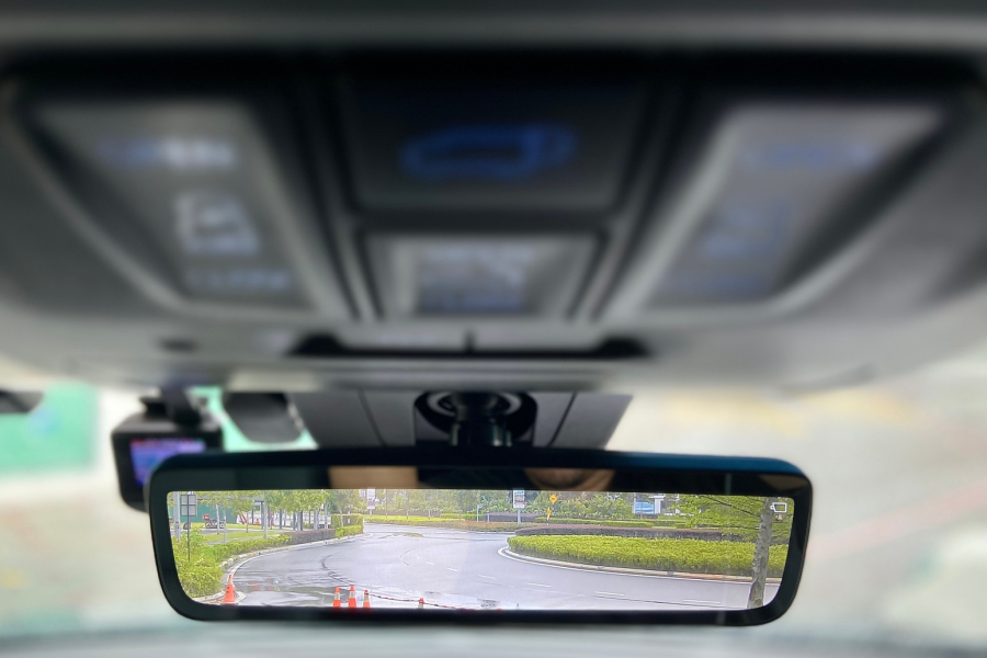 Aftermarket retrovizor sa ekranom – da li prolazi na tehničkom?