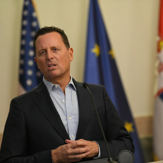 Grenel oštro o Vjosi Osmani: "Ona laže. Tim Kurti-Osmani je bio katastrofa, i svi mi to jasno vidimo" FOTO