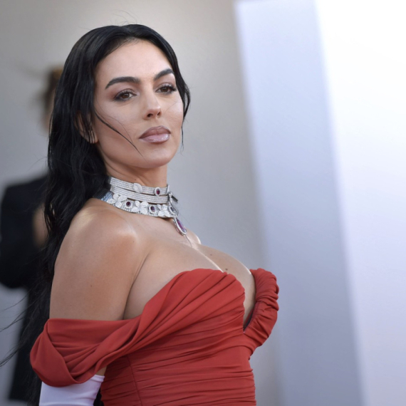 Ronaldova partnerka promenila lični opis: Ko je ovo? VIDEO