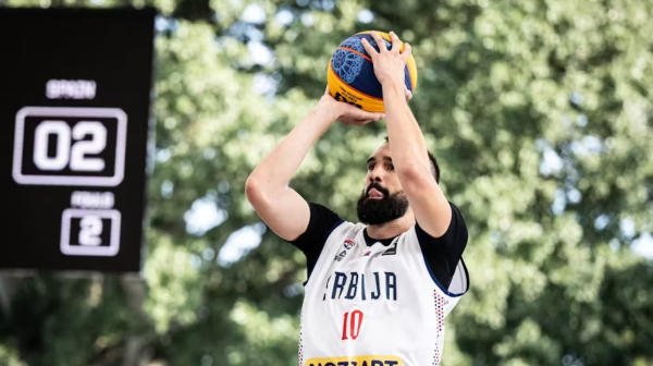 Srbija izbacila olimpijskog šampiona za polufinale EP! VIDEO