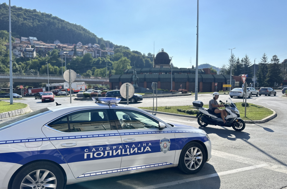 Povređeni otac i ćerka u udesu na Ibarskoj magistrali