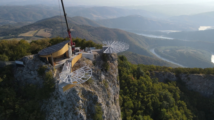 Nestvarni prizori sa srpske planine: Ovo je stakleno čudo FOTO