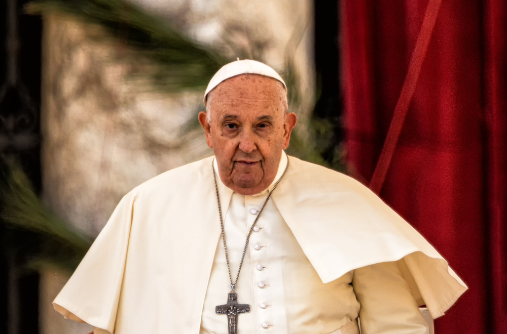Papa još uvek van dužnosti zbog lošeg zdravstvenog stanja