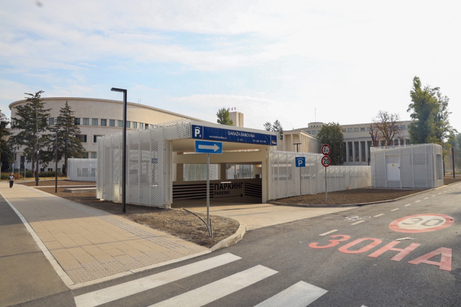 Otvorena prva podzemna javna garaža u centru Novog Sada FOTO