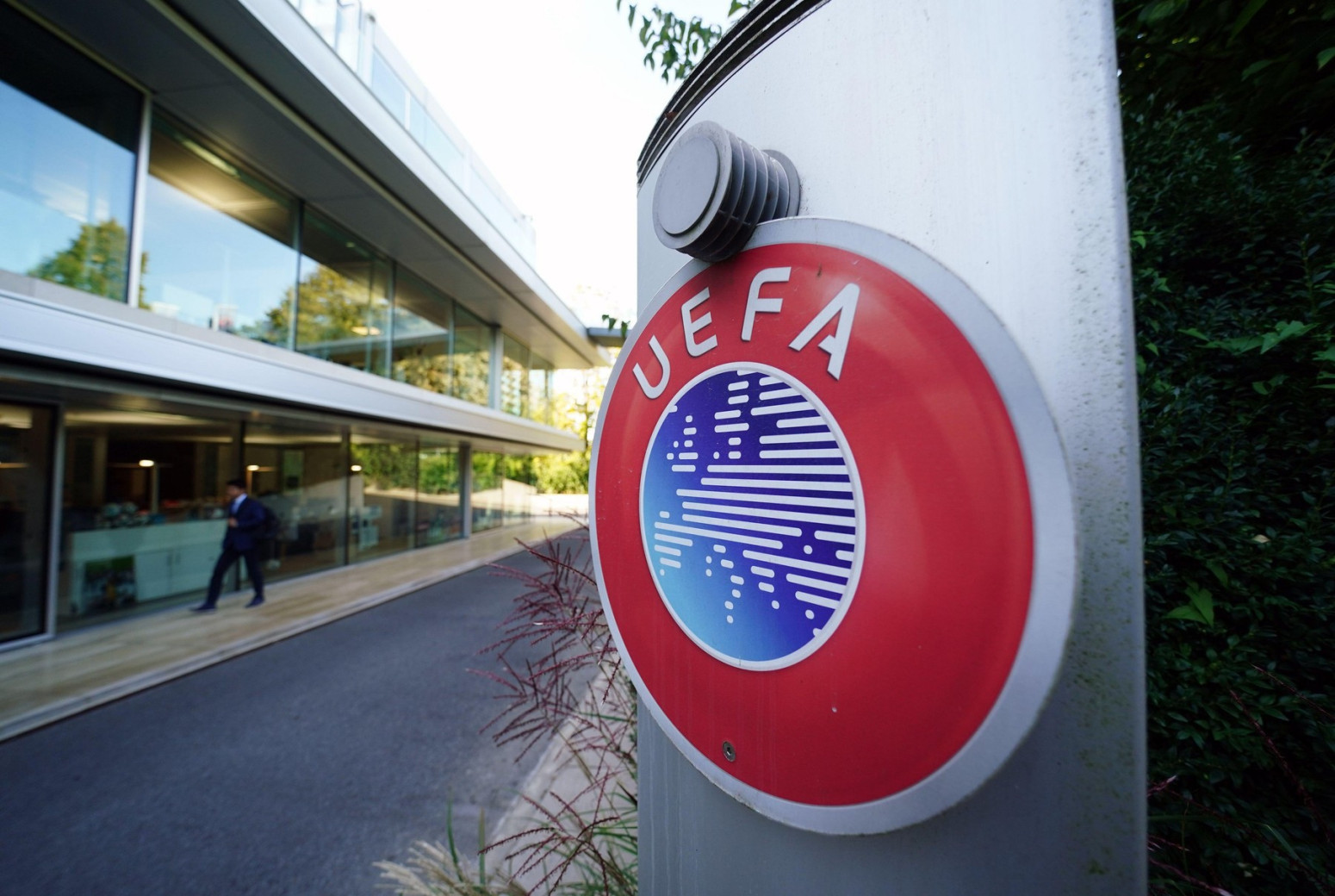 Trebaju li fudbalu FIFA i njeno Svetsko prvenstvo?