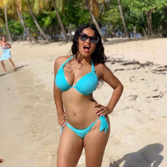 Izrasla je u seks-bombu, a pogledajte kako je izgledala u detinjstvu FOTO