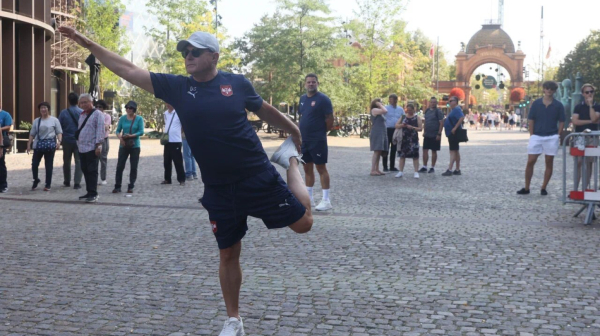 "Orlovi" u šetnji Kopenhagenom – razgibavali se i lokalci VIDEO