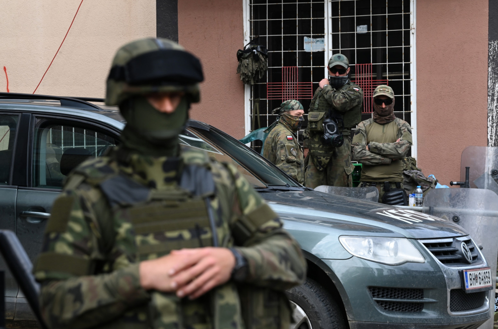 Još jedan incident na KiM; Tzv. Kosovska policija upala i u opštinu Gračanica