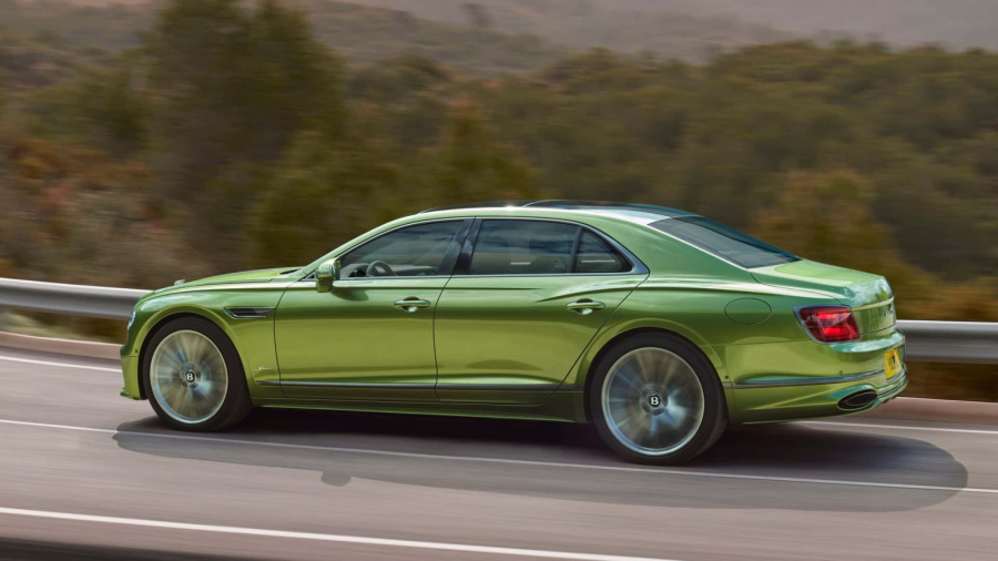 Elegantan i brz kao munja: Ovo je najsnažniji Bentley sedan u istoriji FOTO