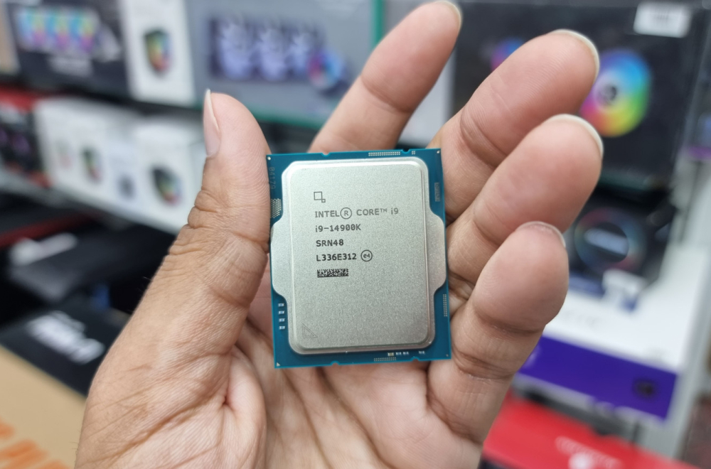 Intel u problemu – umesto novih AI, svi kupuju stare Raptor Lake čipove