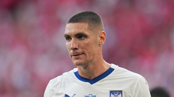 Milenković pred Liverpul: "Vidić je bolji od Van Dajka"