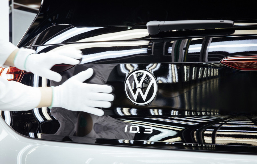 Tramp uništava Volkswagen: Carine ojadile nemačkog giganta za 1,5 milijardi dolara