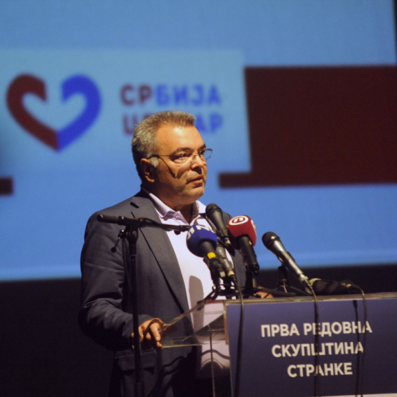 Piper: "Novopečeni savetnik 'desne političke opcije' nekada imao potpuno druge stavove"
