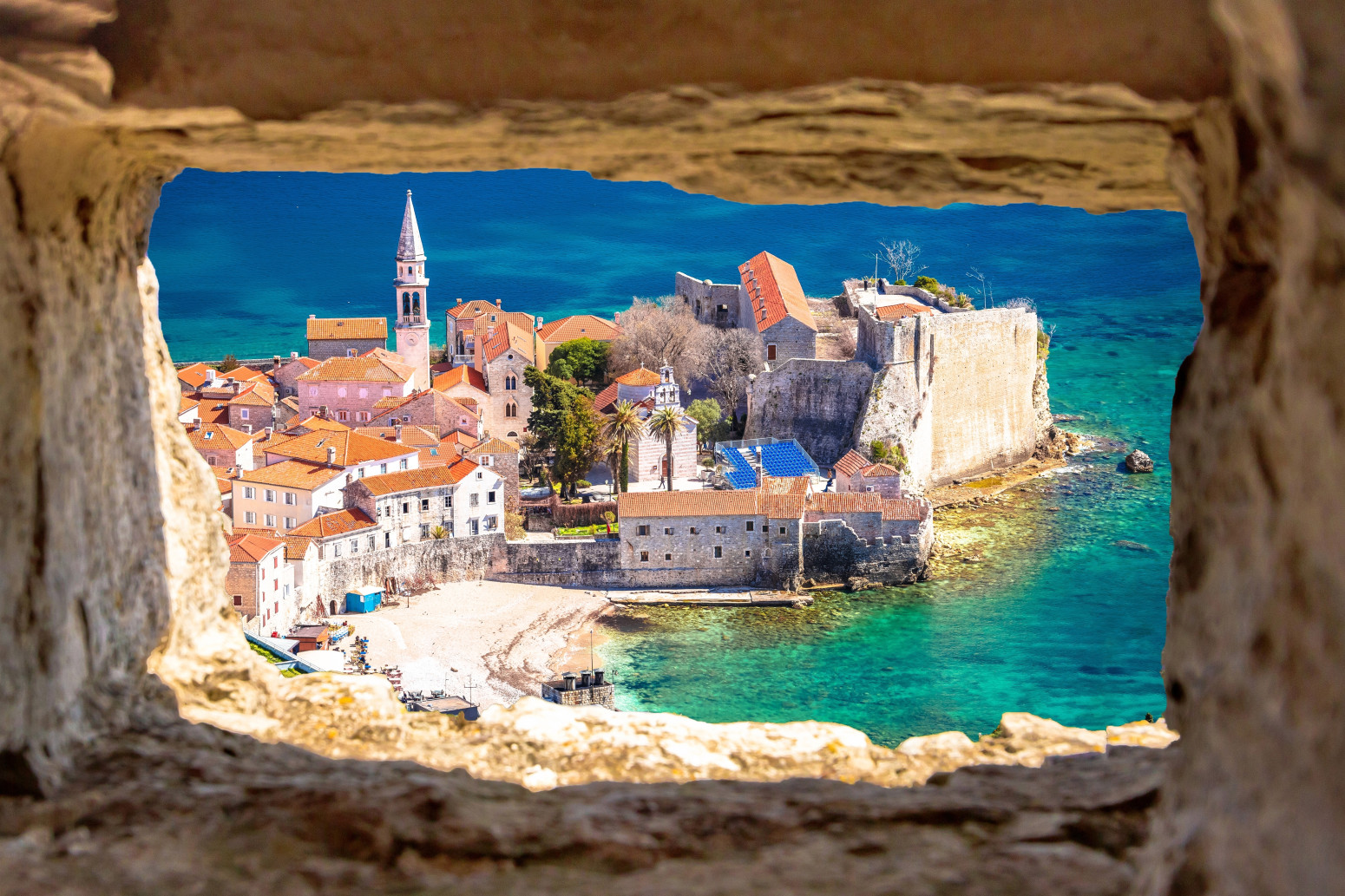 Britanci nahvalili Crnu Goru: Nova Grčka sa prelepim plažama, idealno ju je posetiti tokom jeseni FOTO
