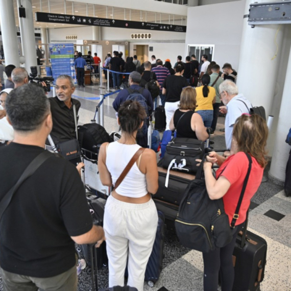 Grade tri nova aerodroma - način da privuku turiste
