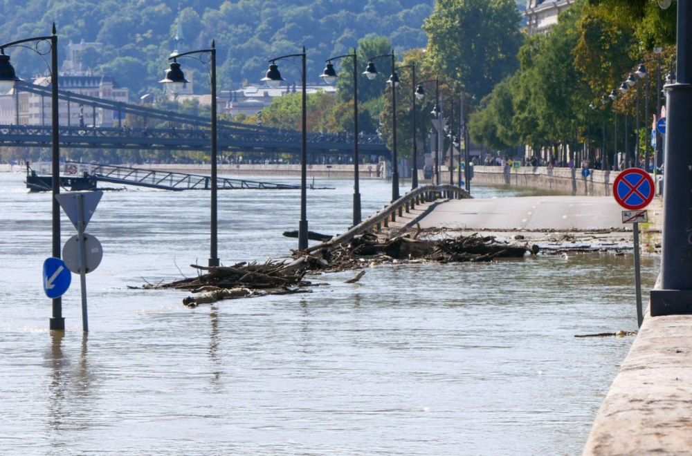 Haos u Grčkoj: Poplave i klizišta širom zemlje; Stanovništvo zarobljeno VIDEO