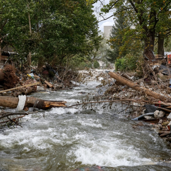 Vanredno stanje u komšiluku: Srušio se most; Padavine i poplave napravile kolaps na ulicama