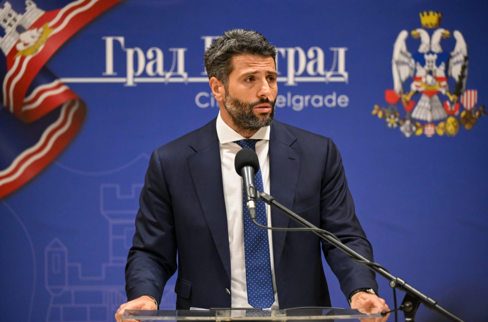 Šapić najavio đačku pomoć i ove godine; Od petka novi sajt "Beograd sad"