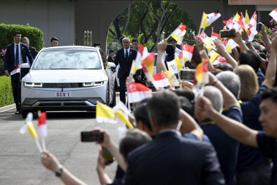 Pogledajte u čemu se vozi Papa Franja FOTO