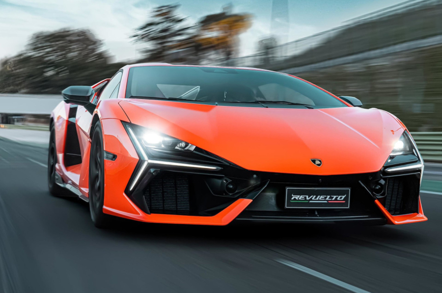 Lamborghini ima problem sa vratima: Mogu da se zatvore sama od sebe i povrede vozača